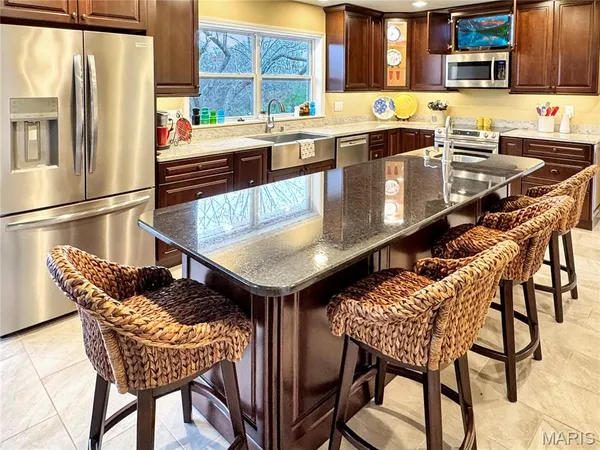 $995,000 | 14 Oak Hills Drive, Washington, MO 63090