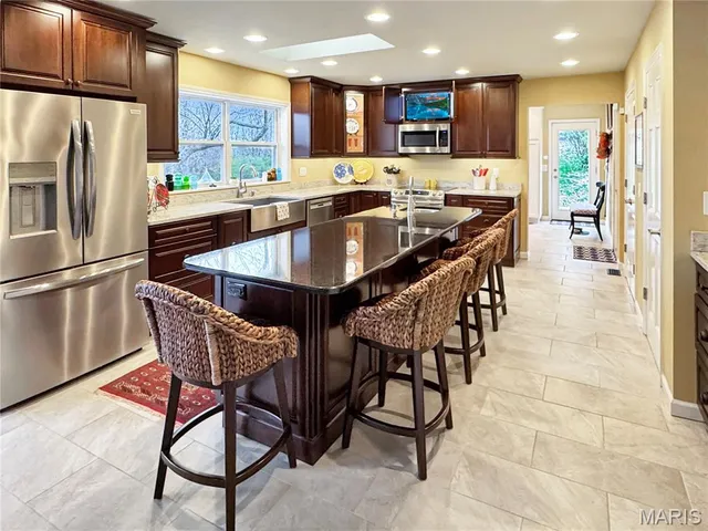 $995,000 | 14 Oak Hills Drive, Washington, MO 63090