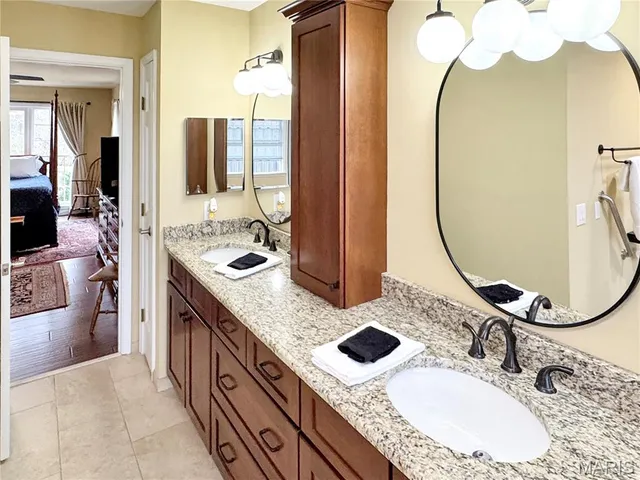 $995,000 | 14 Oak Hills Drive, Washington, MO 63090