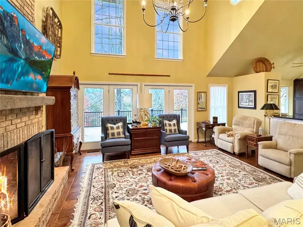 $995,000 | 14 Oak Hills Drive, Washington, MO 63090