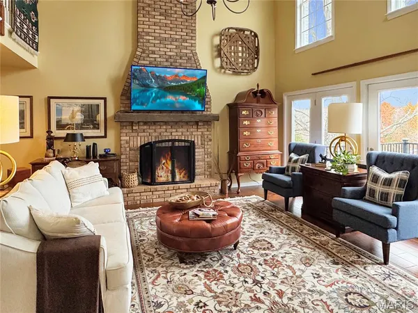 $995,000 | 14 Oak Hills Drive, Washington, MO 63090