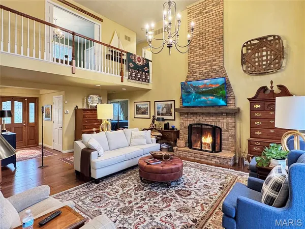 $995,000 | 14 Oak Hills Drive, Washington, MO 63090