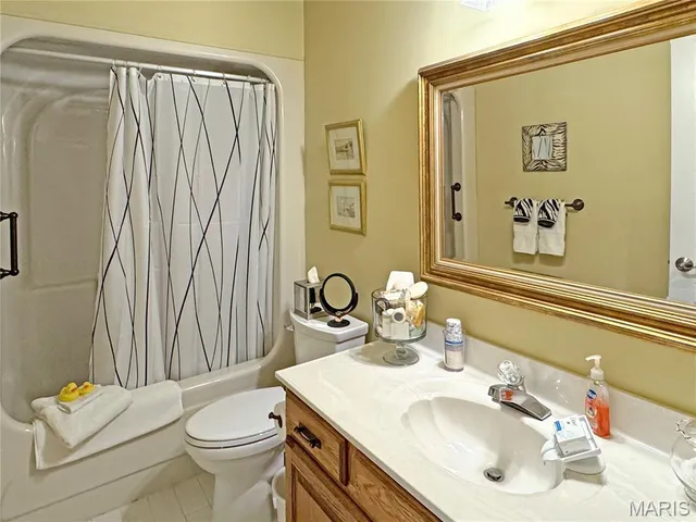 $995,000 | 14 Oak Hills Drive, Washington, MO 63090