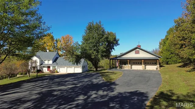 $995,000 | 14 Oak Hills Drive, Washington, MO 63090