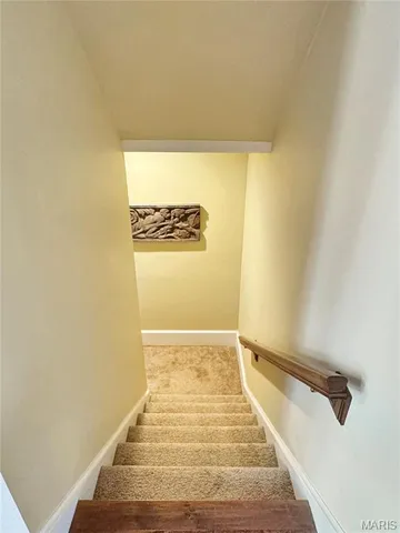 $995,000 | 14 Oak Hills Drive, Washington, MO 63090