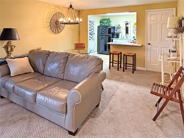 $995,000 | 14 Oak Hills Drive, Washington, MO 63090