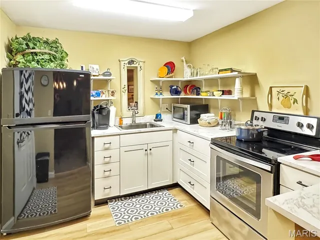 $995,000 | 14 Oak Hills Drive, Washington, MO 63090