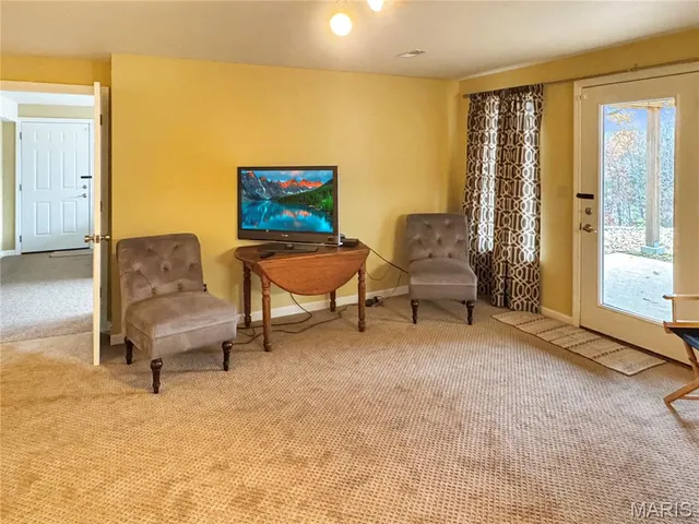 $995,000 | 14 Oak Hills Drive, Washington, MO 63090