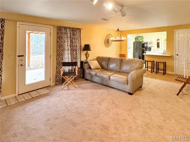 $995,000 | 14 Oak Hills Drive, Washington, MO 63090