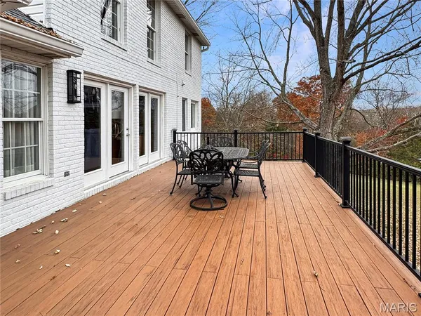 $995,000 | 14 Oak Hills Drive, Washington, MO 63090