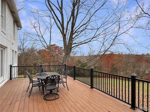 $995,000 | 14 Oak Hills Drive, Washington, MO 63090