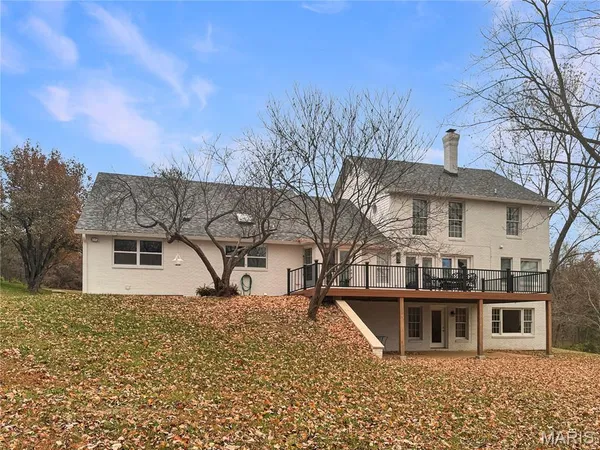 $995,000 | 14 Oak Hills Drive, Washington, MO 63090