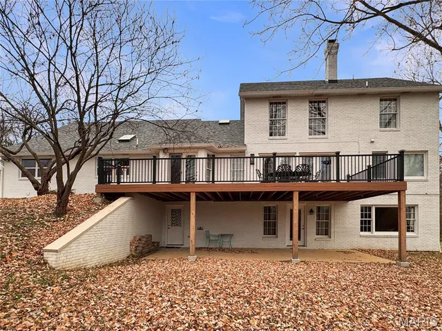 $995,000 | 14 Oak Hills Drive, Washington, MO 63090