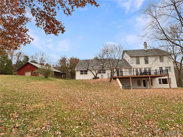 $995,000 | 14 Oak Hills Drive, Washington, MO 63090