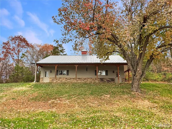 $995,000 | 14 Oak Hills Drive, Washington, MO 63090
