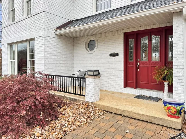 $995,000 | 14 Oak Hills Drive, Washington, MO 63090