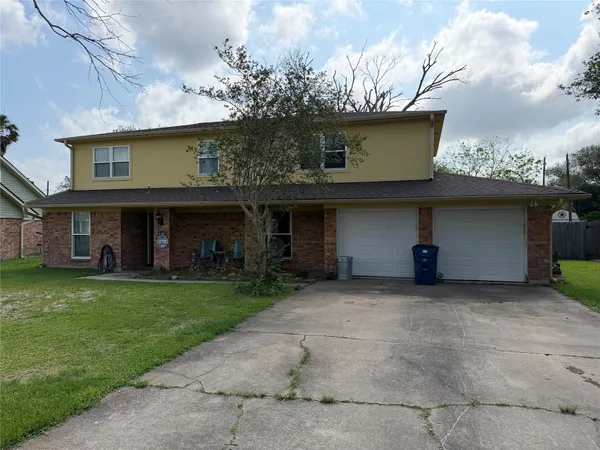 $269,900 | 6105 Sugar Hill Drive, Angleton, TX 77515