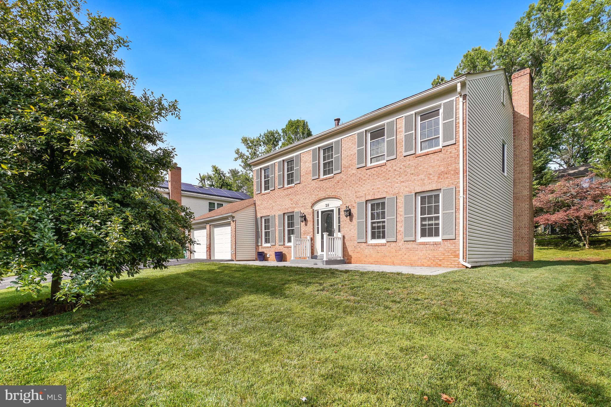 Colonial situated in a nice lot!