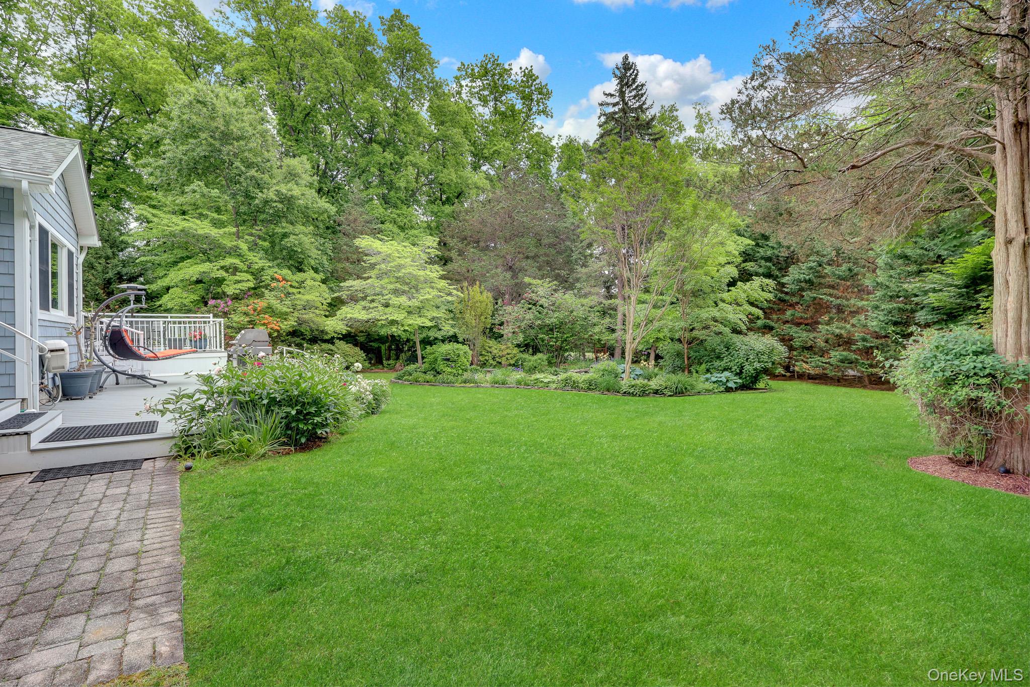 71 Dyke Road Setauket, NY 11733 - Photo 36 of 47