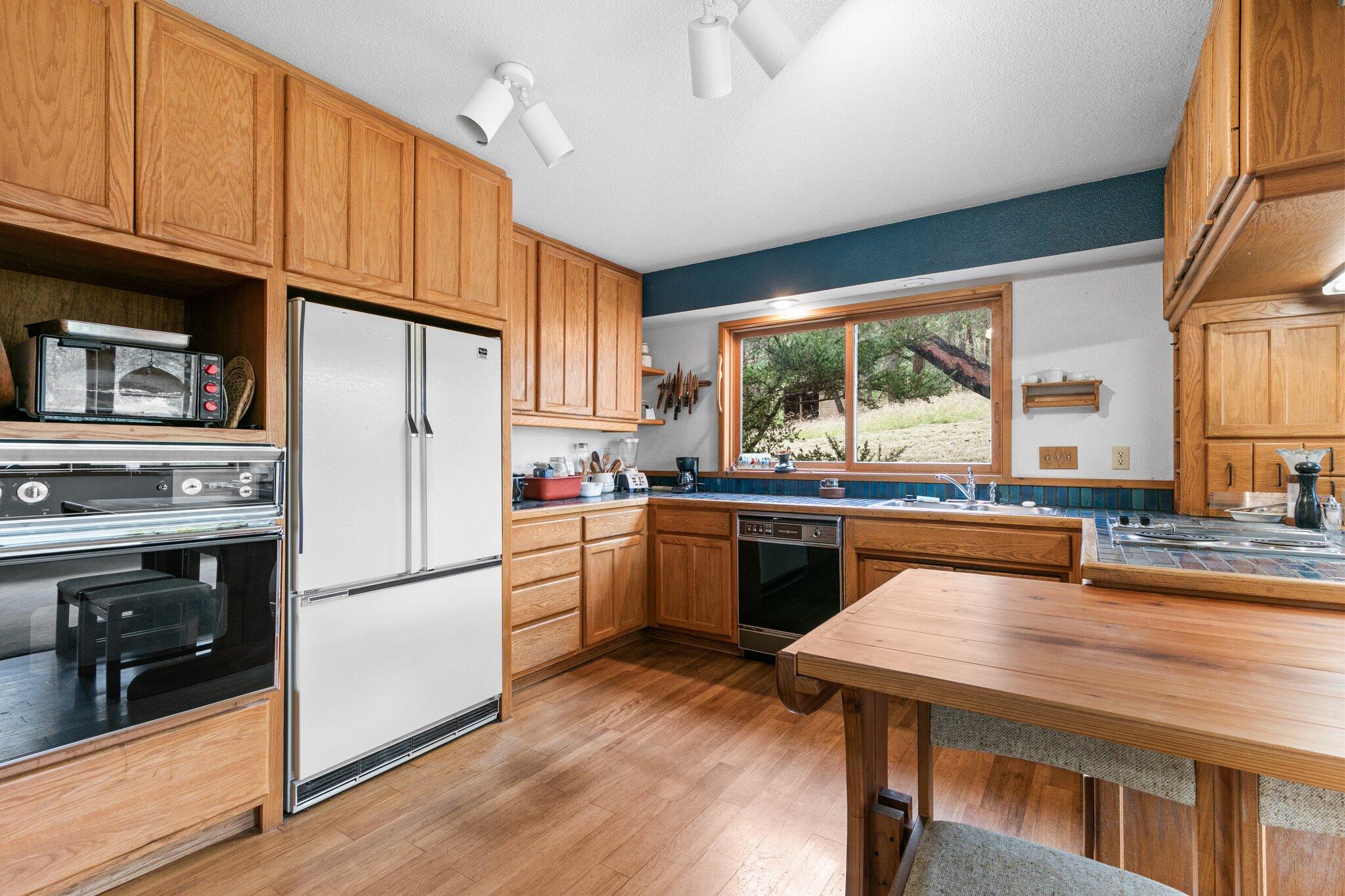 8025 Rapp Lane Talent, OR 97540 - Photo 7 of 40 7-web-or-mls-IMGM1425