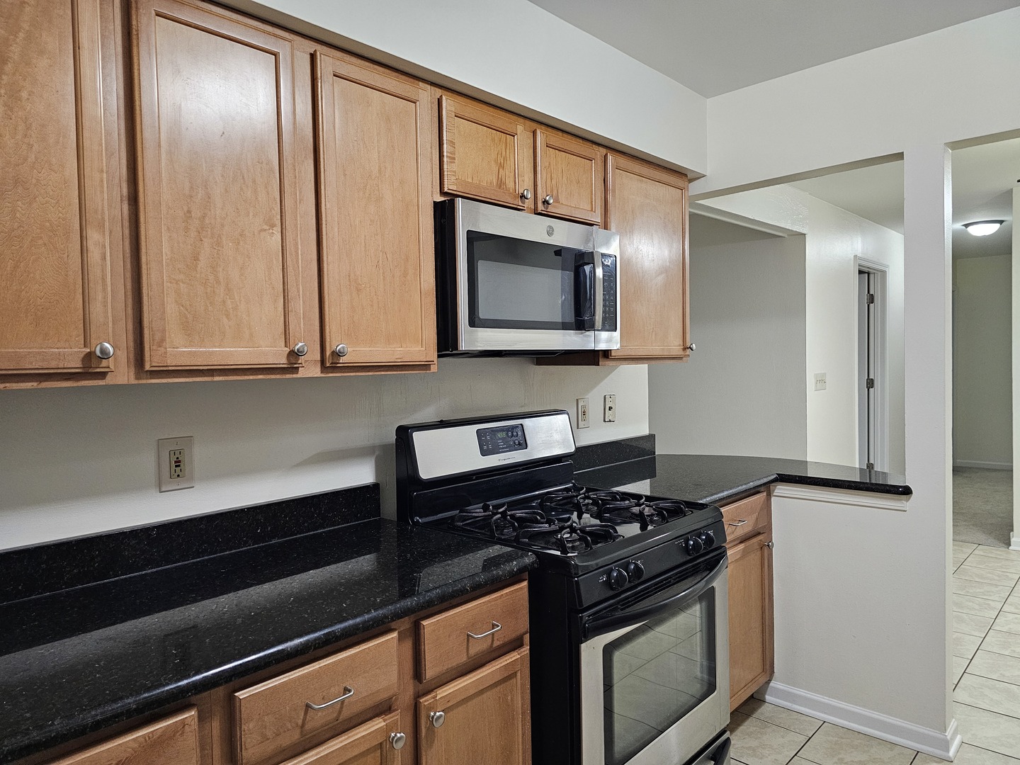 833 Village Quarter Road, Unit G5 West Dundee, IL 60118 - Photo 3 of 25