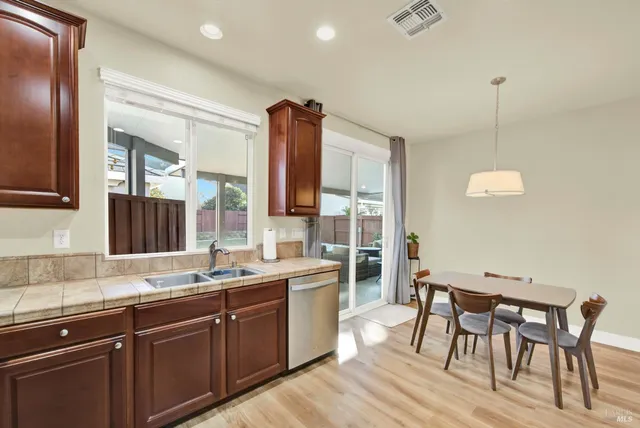 $659,000 | 1648 Tucson Circle, Suisun City, CA 94585