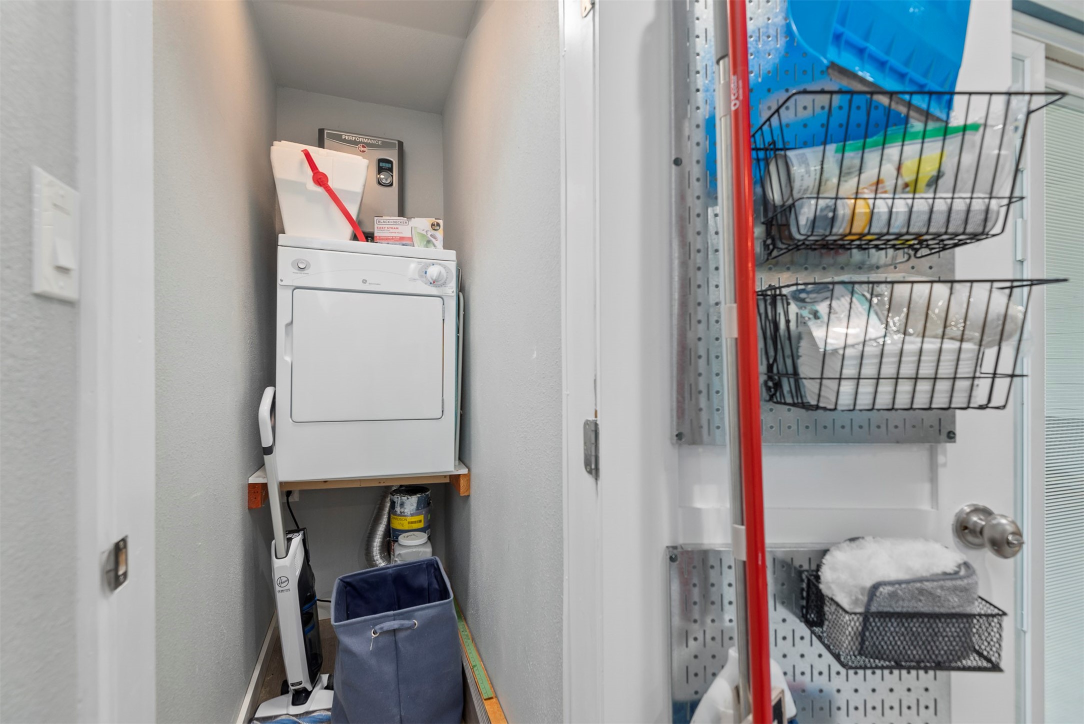 13151 Walden Road, Unit 195 Montgomery, TX 77356 - Photo 11 of 35 a utility room with dryer and washer