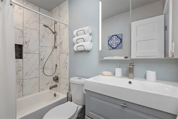 $2,000 | 13151 Walden Road, Unit 195, Montgomery, TX 77356