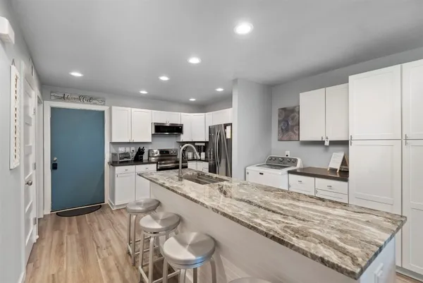 $2,000 | 13151 Walden Road, Unit 195, Montgomery, TX 77356