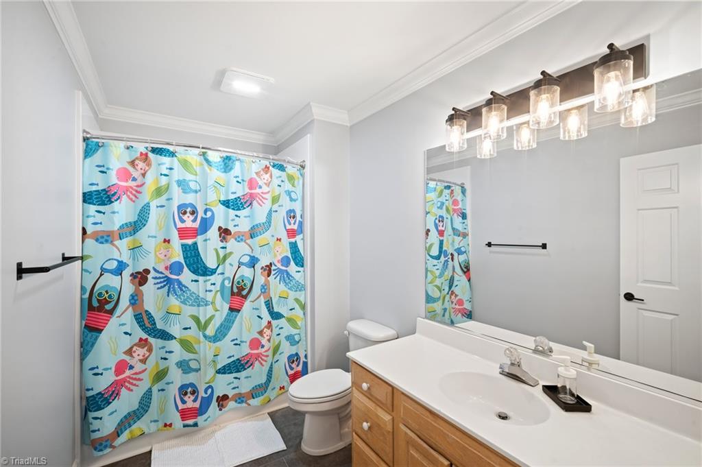 8105 Slane Court Clemmons, NC 27012 - Photo 26 of 40 spare bath upstairs