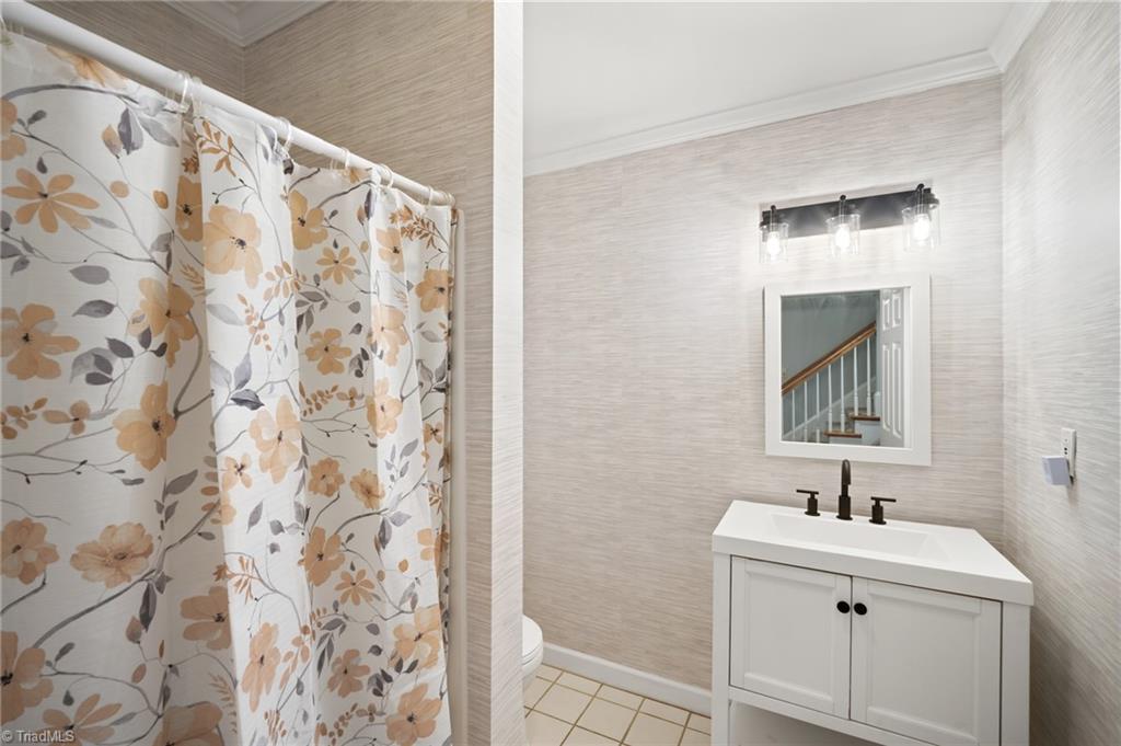 8105 Slane Court Clemmons, NC 27012 - Photo 30 of 40 3rd full bath - in basement