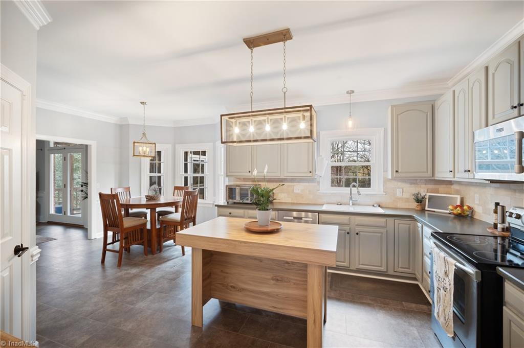 8105 Slane Court Clemmons, NC 27012 - Photo 10 of 40