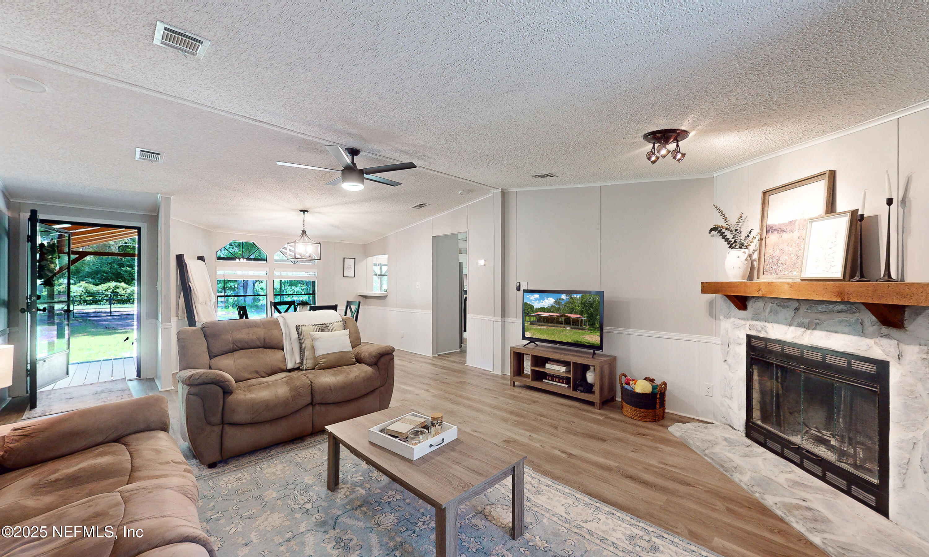 1619 Morrow Road Jacksonville, FL 32234 - Photo 10 of 41 Living Room'