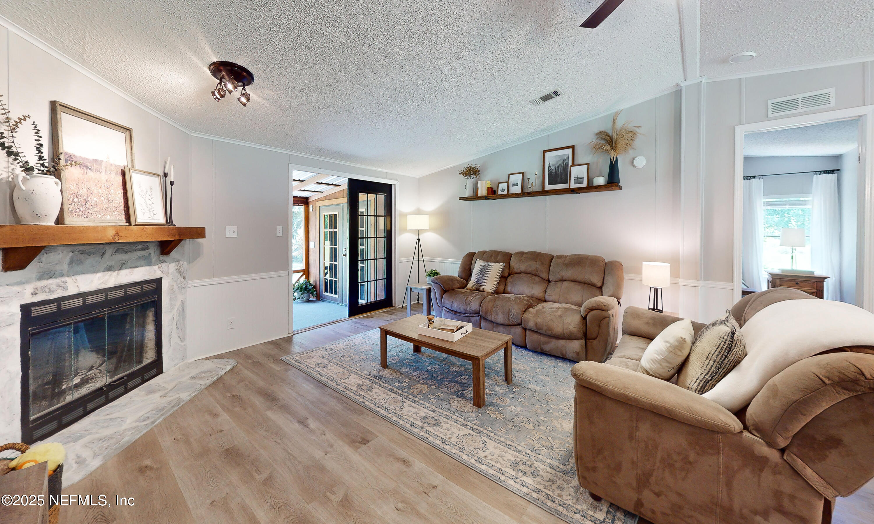 1619 Morrow Road Jacksonville, FL 32234 - Photo 4 of 41 Living Room