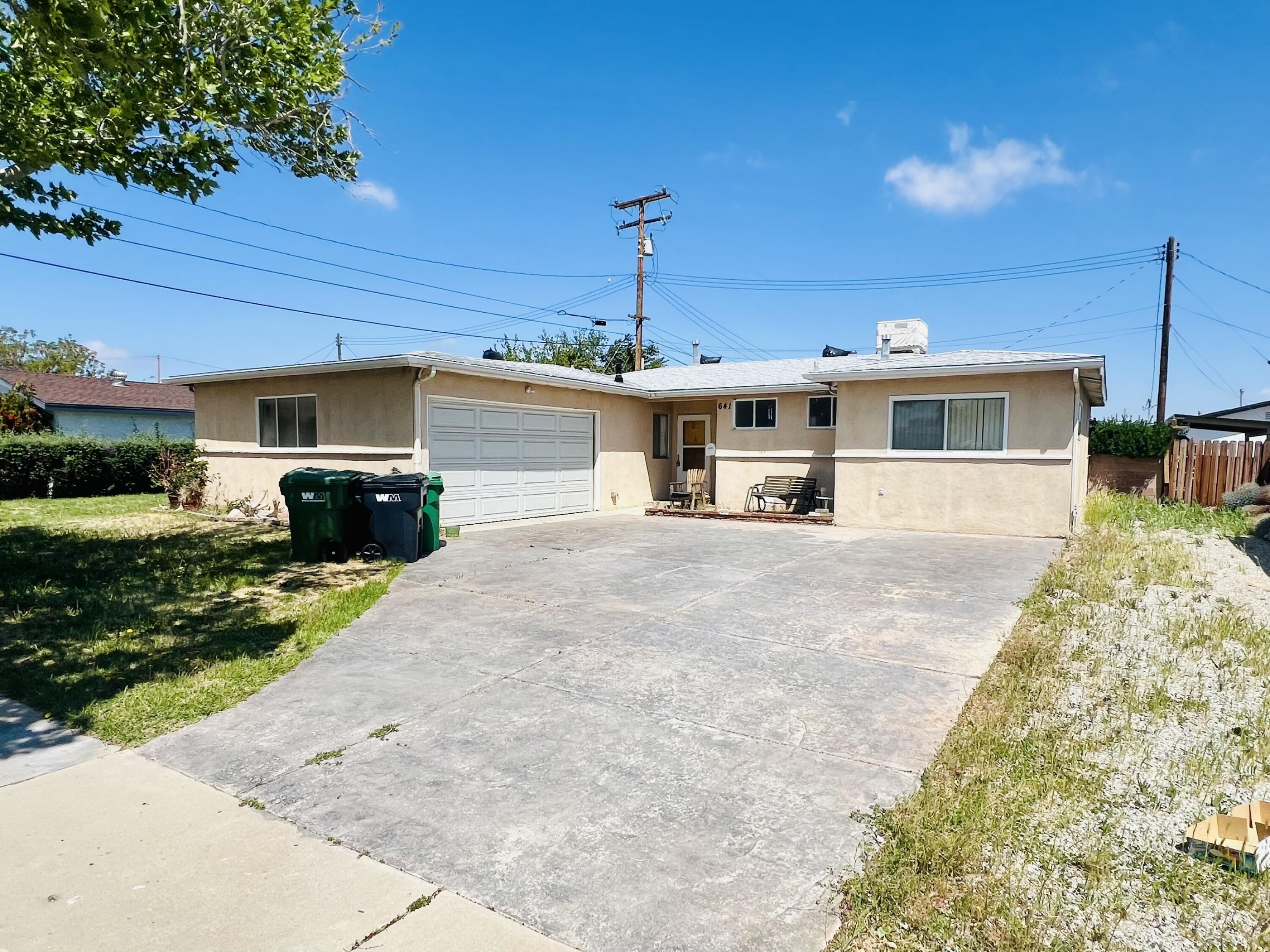 641 East Lancaster Blvd