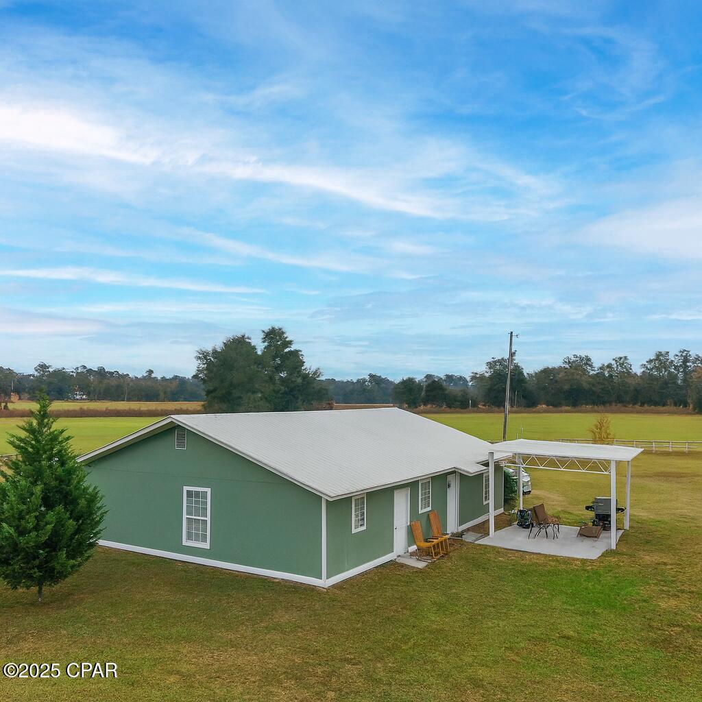 5604 Hale Circle Bascom, FL 32423 - Photo 8 of 9