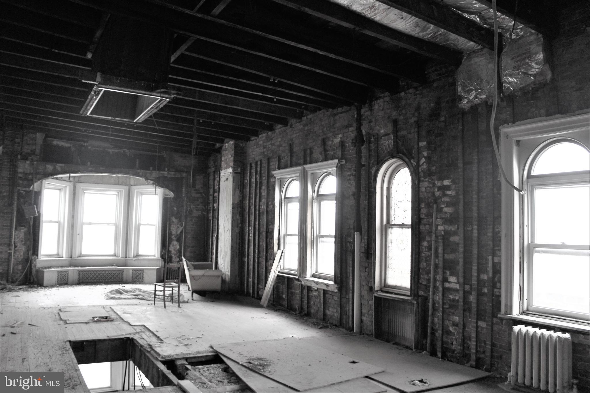 2316 Broad Street Philadelphia, PA 19145 - Photo 7 of 17