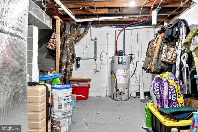 $369,900 | 9263 East Springfield Road, Seven Valleys, PA 17360