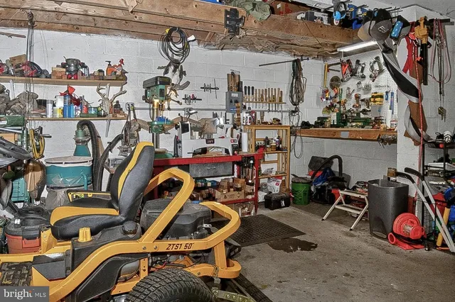 $369,900 | 9263 East Springfield Road, Seven Valleys, PA 17360