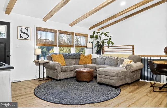 $369,900 | 9263 East Springfield Road, Seven Valleys, PA 17360