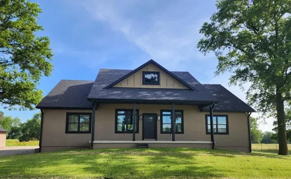 $625,000 | 576 East 47th Highway, Girard, KS 66743