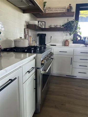 $625,000 | 576 East 47th Highway, Girard, KS 66743