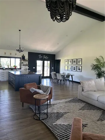 $625,000 | 576 East 47th Highway, Girard, KS 66743