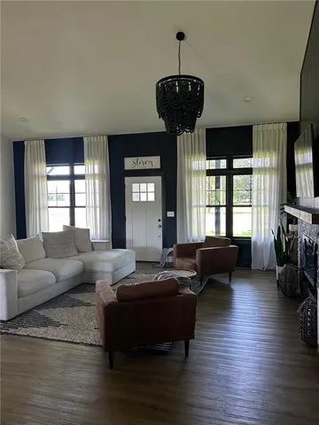 $625,000 | 576 East 47th Highway, Girard, KS 66743