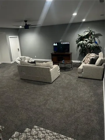 $625,000 | 576 East 47th Highway, Girard, KS 66743