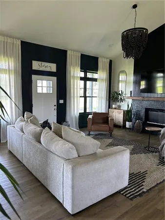 $625,000 | 576 East 47th Highway, Girard, KS 66743