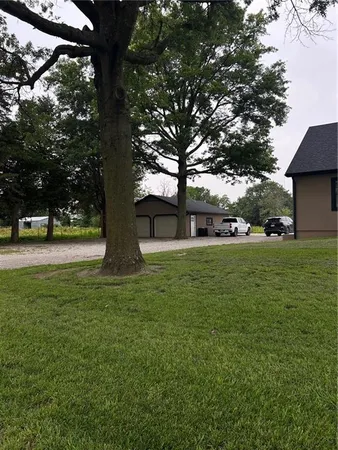 $625,000 | 576 East 47th Highway, Girard, KS 66743