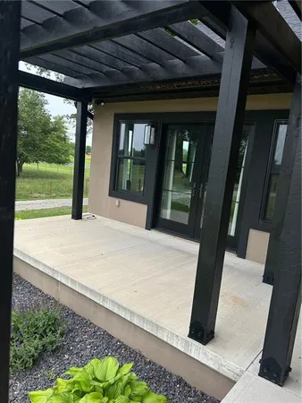 $625,000 | 576 East 47th Highway, Girard, KS 66743