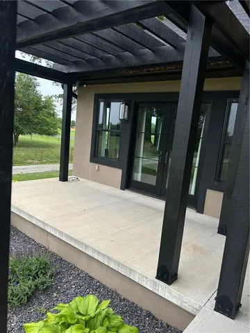 $625,000 | 576 East 47th Highway, Girard, KS 66743