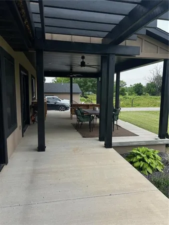 $625,000 | 576 East 47th Highway, Girard, KS 66743